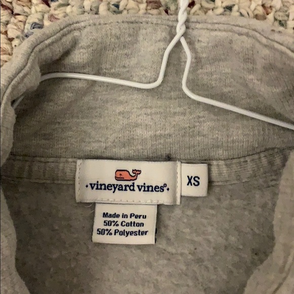vineyard vines sweatshirt - Picture 5 of 5